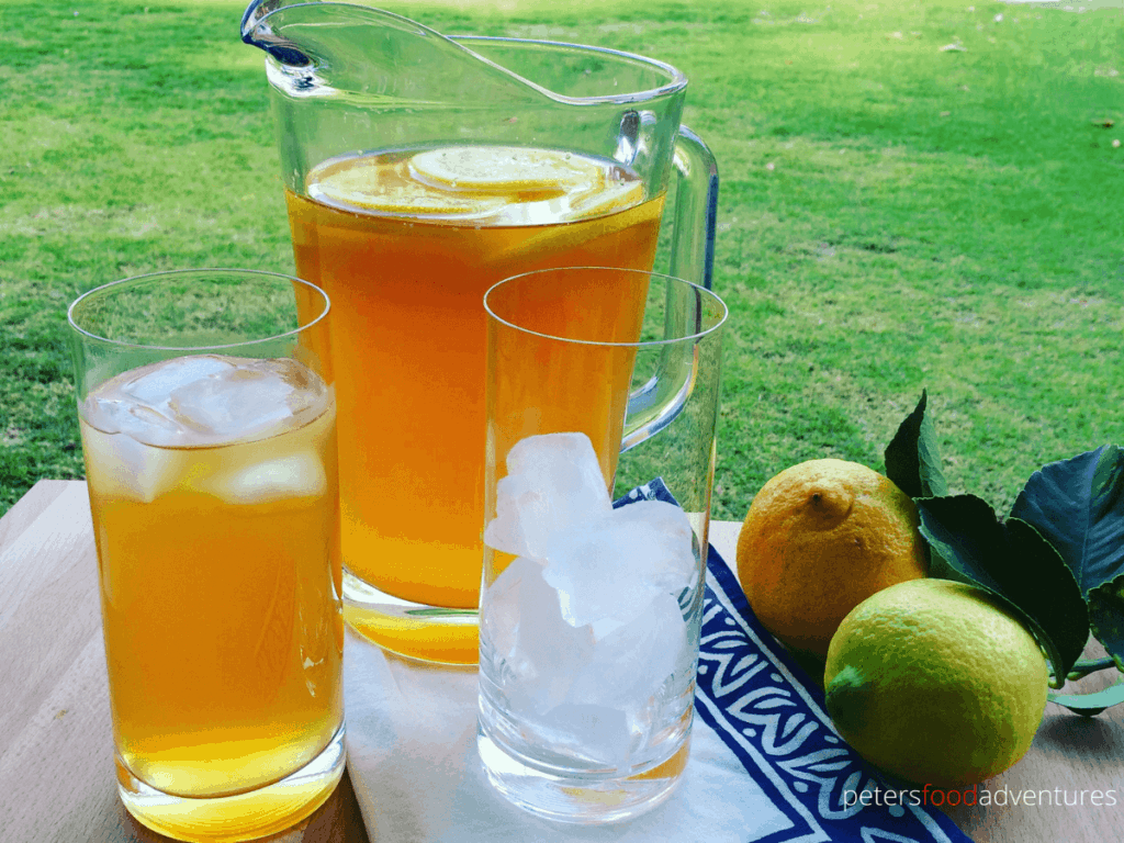 Homemade Lemon Iced Tea recipe. This classic recipe perfect for the summer. Full of antixodants, and you get to control the sugar! So easy to make with freshly lemons and black tea!