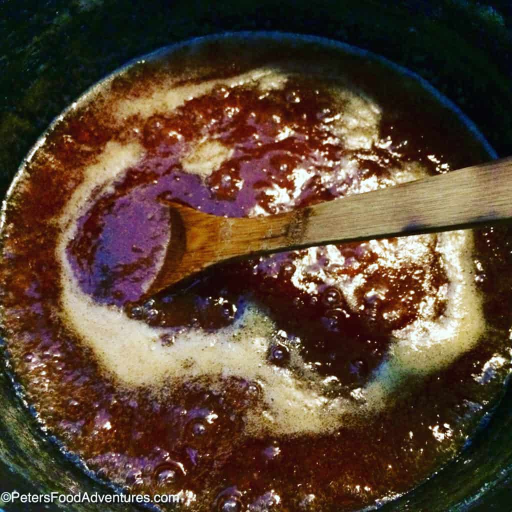 stirring loquat jam