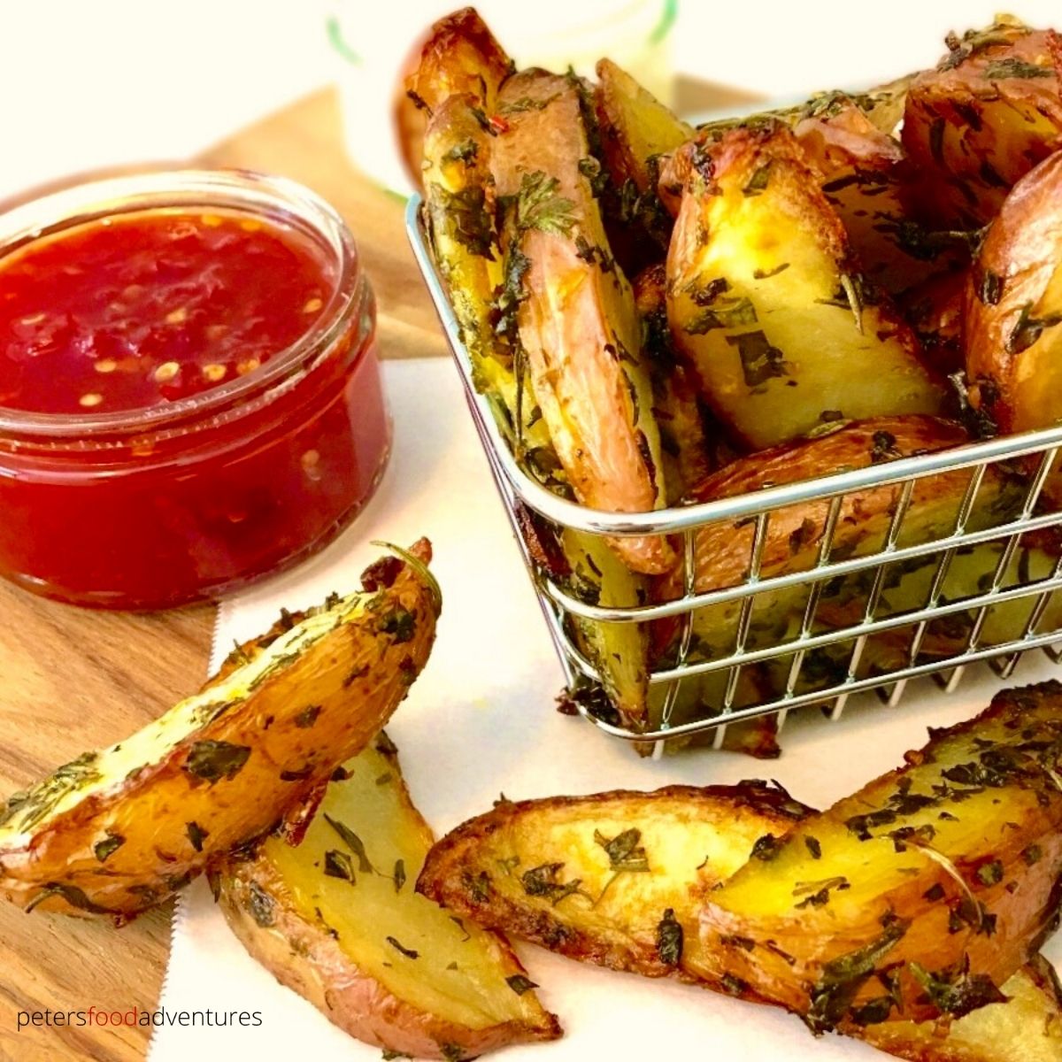 potato wedges served in wire basket