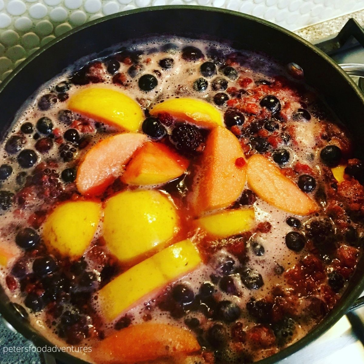 boiling fruit kompot