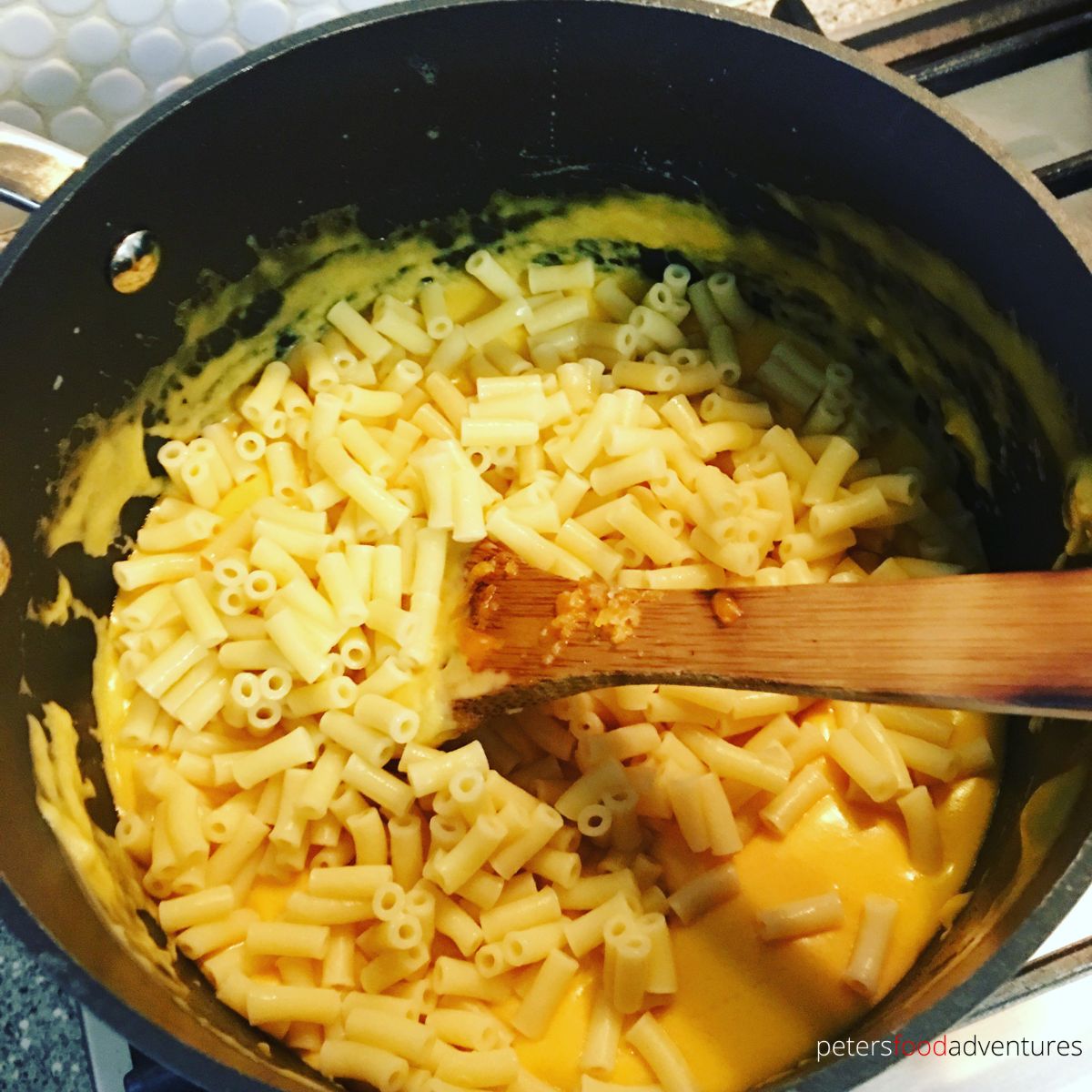 mixing macaroni