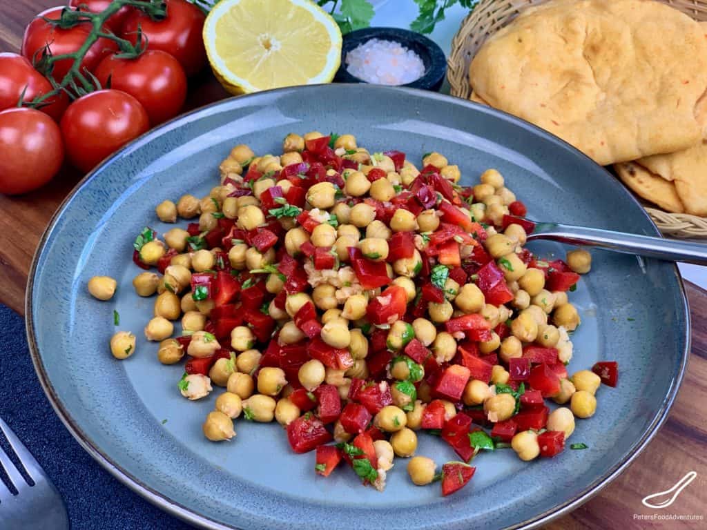 How to make a healthy Chickpea Salad