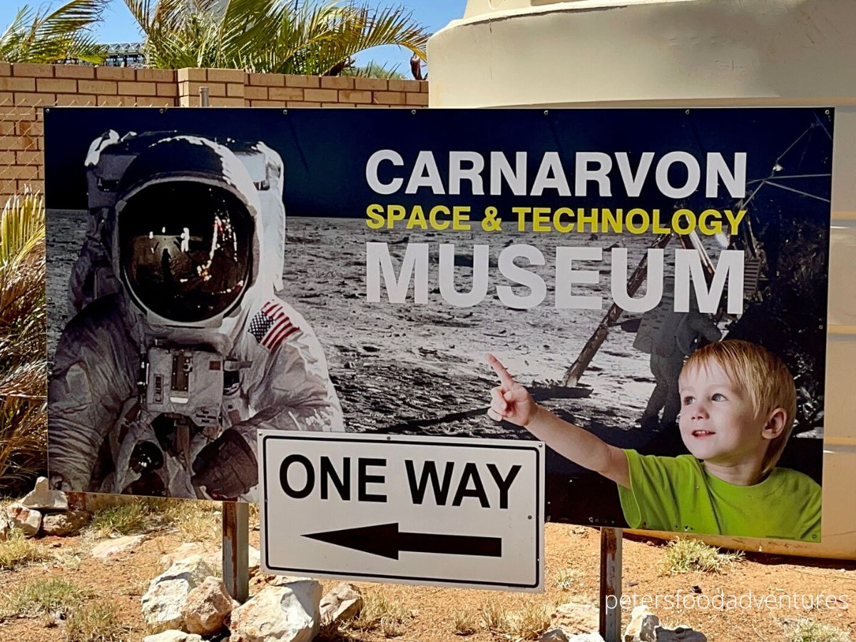carnarvon space museum sign