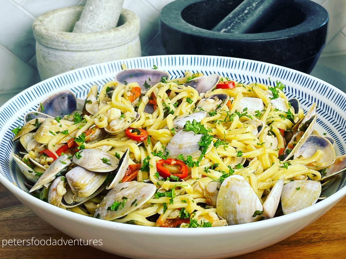 linguine with fresh clams in a bowl