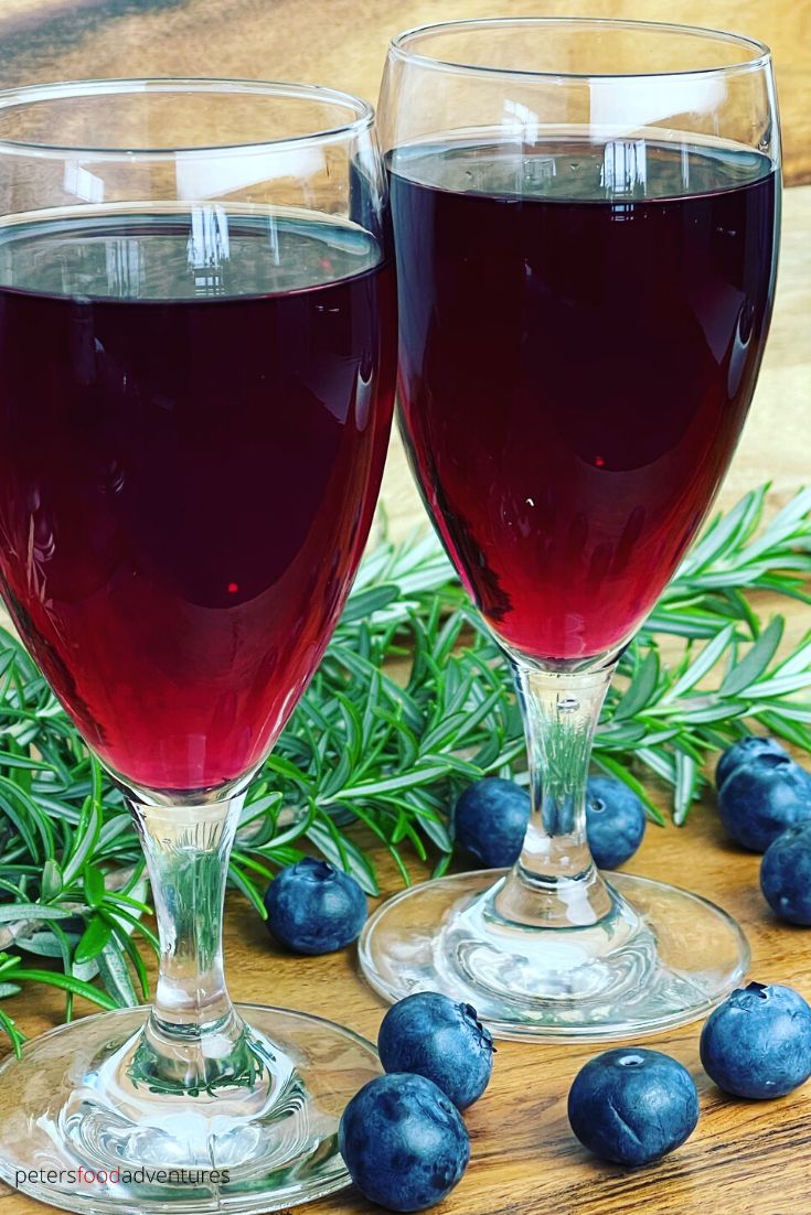 blueberry liqueur in glasses