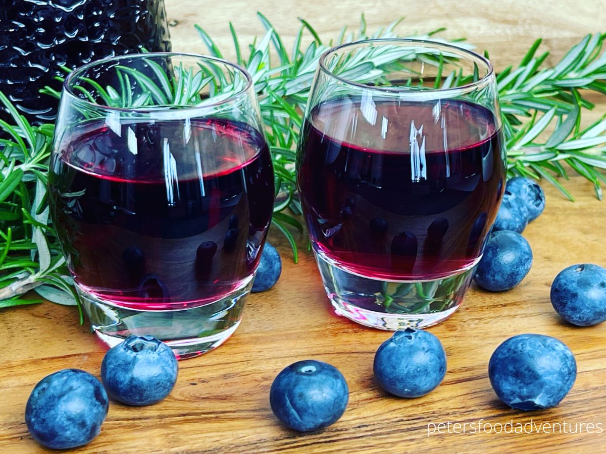 blueberry vodka infusion in glasses