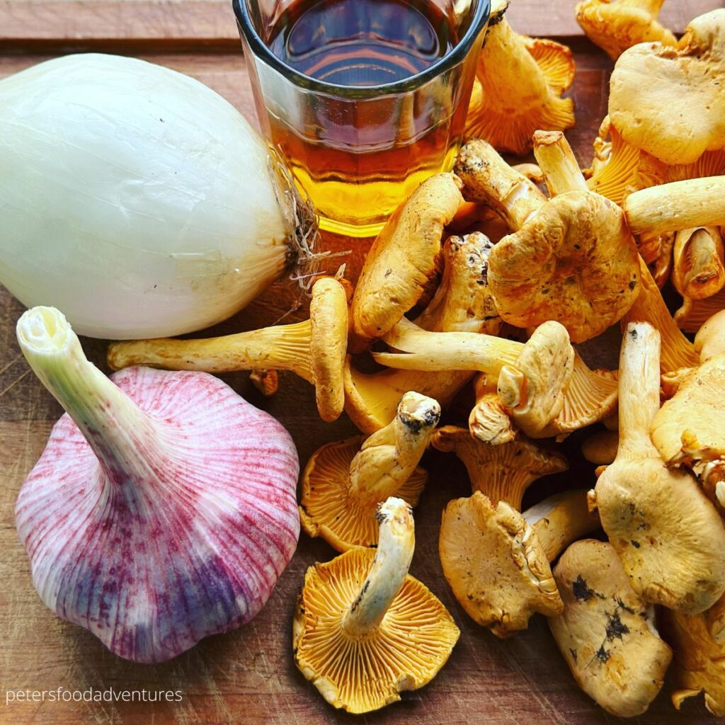 chanterelle mushroom sauce ingredients